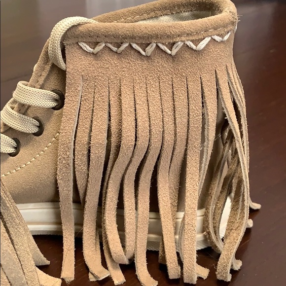 Tan suede fringe sneakers - Picture 8 of 8